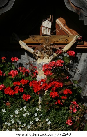 jesus on the cross with flowers in Avelengo