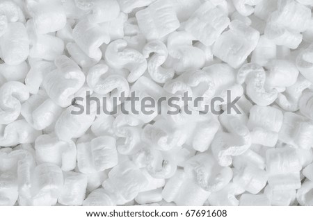S-shaped white packing peanuts