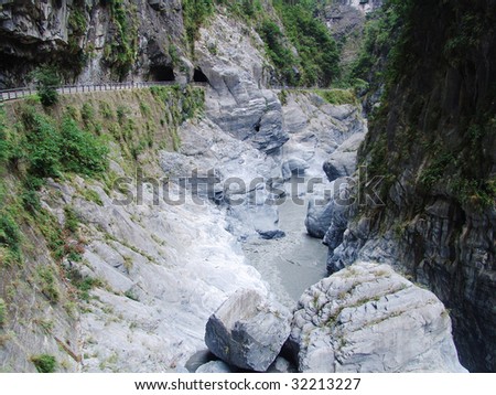 The marble canyon and one of the most scenic highways along it, center of Taiwan, Asia
