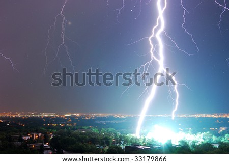 photo Powerful lightening in the sky at city edmonton alberta canada