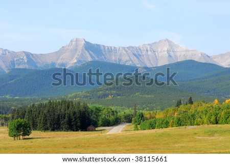 Autumn view of alpine meadows and surrounding rocky mountains at kananaskis country, alberta, canada