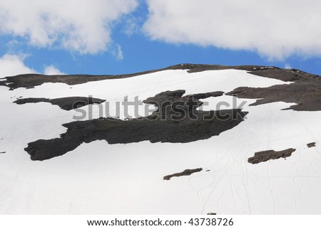 Snow mountain summit in spring at columbia icefield area, jasper national park, alberta, canada