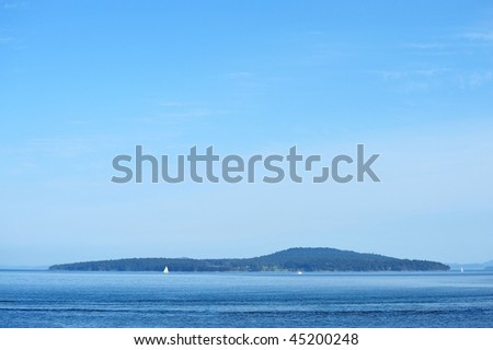 View of sea, islands and blue sky in gulf islands national park, british columbia, canada