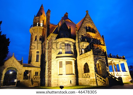 Night scene of the historic craigdarroch castle (built in 1890), downtown victoria, british columbia, canada