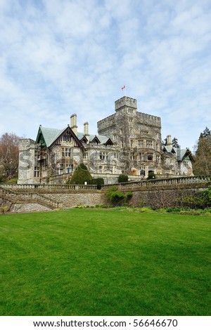 Beautiful garden in the historic hatley castle (built in 1908) at the city colwood in vancouver island, british columbia, canada