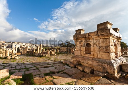 Cardo Maximus, main street of the Roman and Greek ruined city Jerash in North Jordan, Arabia, Middle East.