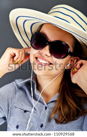 Teenager girl with earphones