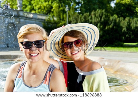 Travel two woman and side seeing fountain