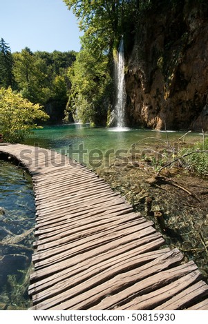 The+waterfalls+of+plitvice+lakes+croatia