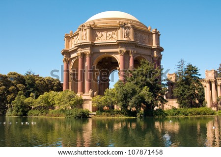 Famous San Francisco landmark - Palace of Fine Arts