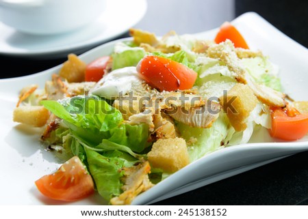 Garden salad with chicken fillets and mustard sauce