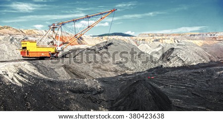 Dragline on open pit coal mine