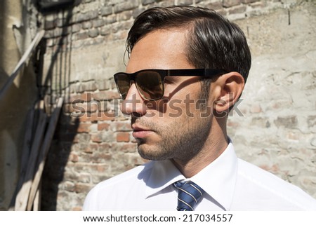 Man\'s style, dressing, suit, shirt, glasses