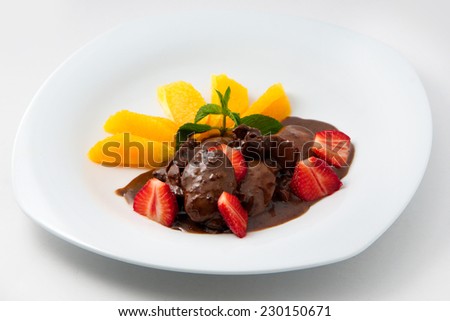 the dishes from the liver in red wine with fruit