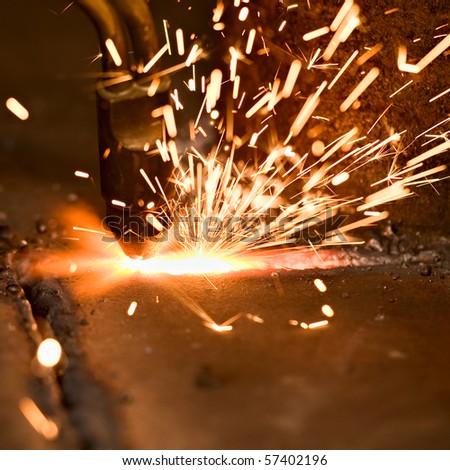 Gas cutting of the metal