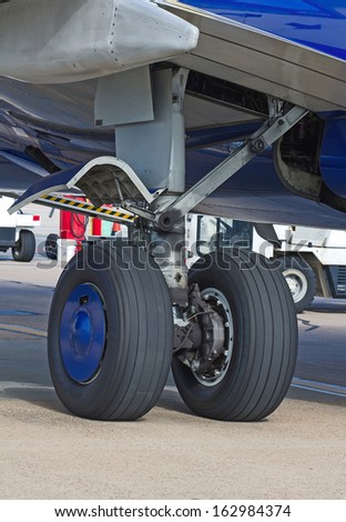 Landing gear of airplane