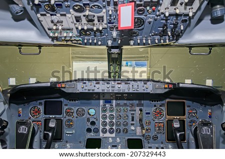 Aircraft dashboard. View inside the pilot\'s cabin.