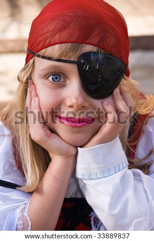 pirate makeup. pirate makeup. pirate girl makeup. photo