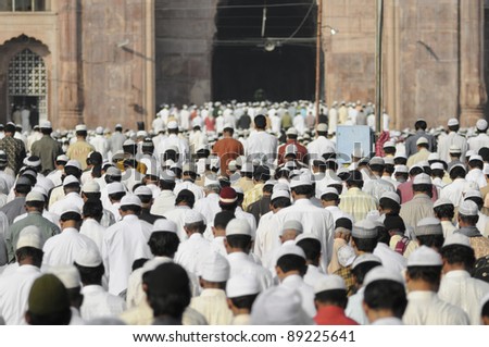 BHOPAL - NOVEMBER 16:  Muslims preparing during the prayer which marks the end of Ramadan month at Taj-ul-Masajid on October 16, 2011 in Bhopal, India.
