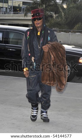 LOS ANGELES - MARCH 28 : Eccentric popstar Grace Jones is seen in a interesting ensemble at LAX March 28, 2010 in Los Angeles, California