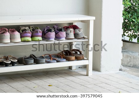 Outdoor Shoe Rack and 8 pairs of visitor shoes