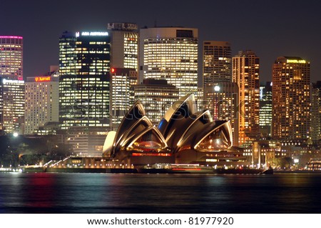 SYDNEY, AUSTRALIA - SEPTEMBER 29: Sydney Opera House on September 29, 2006 in Sydney, Australia. The Sydney Opera House hosts over 1,500 performances each year that are attended by approximately 1.2 million people.