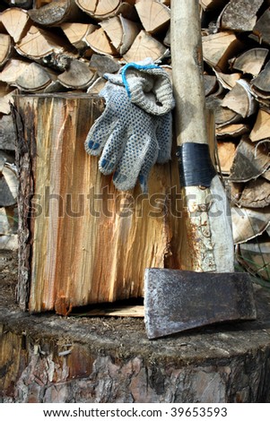 Splitting of fire wood â?? work for strong people