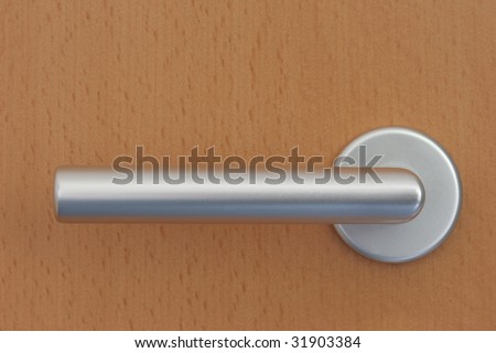 With the door handle, the door is opened by the man in the next room can occur.