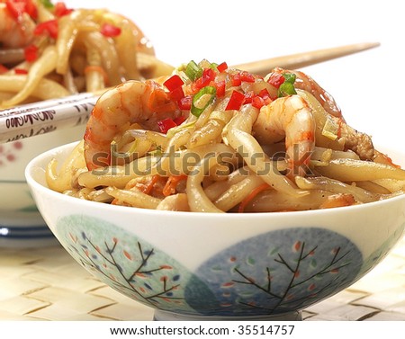 stir fried prawns noodle.