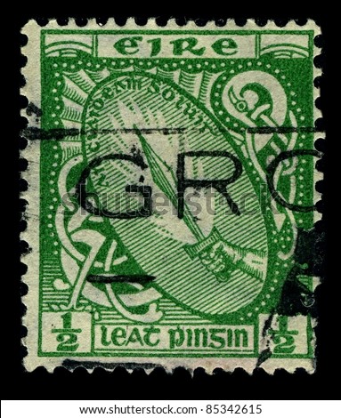 IRELAND-CIRCA 1922: A stamp printed in IRELAND shows image of National symbols Ireland \