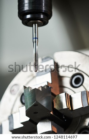internal thread cutting process on cnc machine by tap