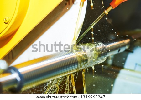 Thread cutting on polishing machine with oil lubrication