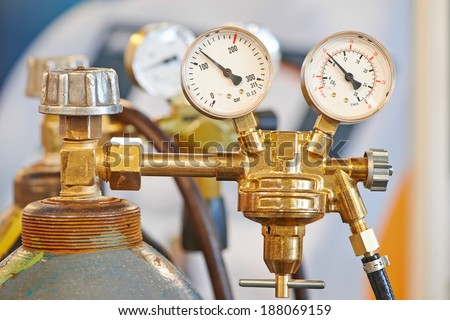 welding equipment acetylene gas cylinder tank with gauge regulators manometers