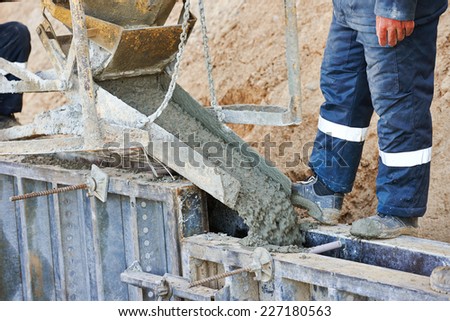 concrete work, pouring cement mortar into formwork