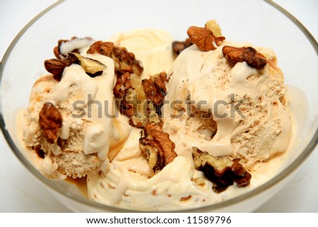 nuts ice cream with nuts