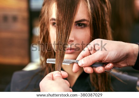 Women\'s haircut. hairdresser, beauty salon