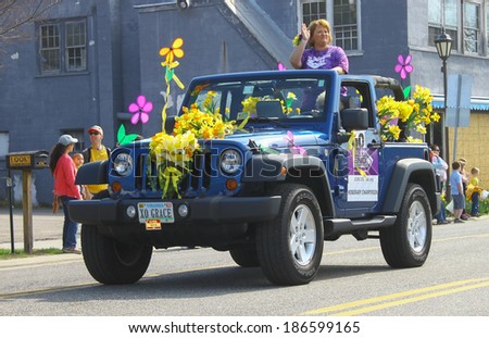 GLOUCESTER, VA - April 5, 2014: 28th annual Daffodil parade,Representing walk to end Alzheimer\'s in the parade the honorary chairperson,The Daffodil fest and Parade is a regular event held each spring