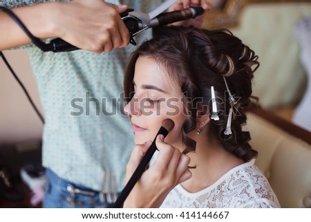 Bride morning make hair and makeup
