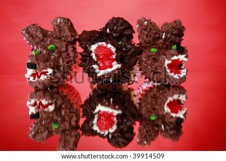 Kid\'s party creative werewolf cupcakes