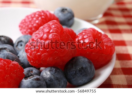 Cereal with berries and milk