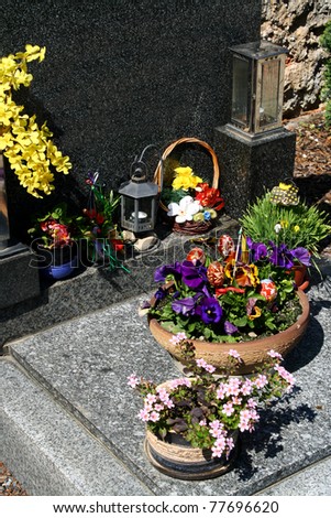 Floral grave decoration