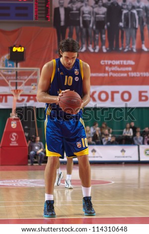 SAMARA, RUSSIA - APRIL 01: Loncar Kresimir of BC Khimki gets ready to throw from the free throw line in a game against BC Krasnye Krylia on April 01, 2012 in Samara, Russia.