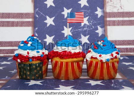 Cupcakes celebrating the red, white, and blue for the Fourth of July