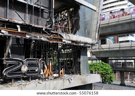 BANGKOK - MAY 23: Fire damaged exterior of Zen Central World shopping mall in the aftermath of the anti government \'Red Shirt\' protest May 23, 2010 in Bangkok, Thailand