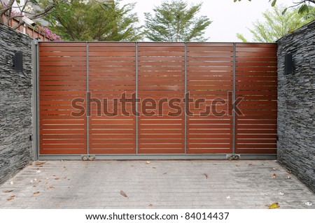 Modern House Gates and Drive