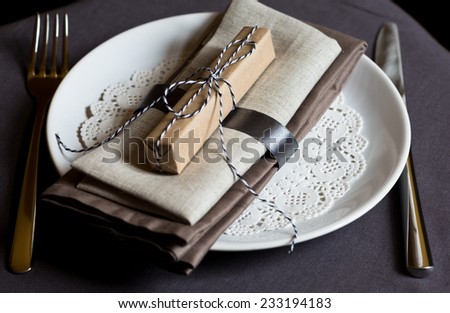 Table setting decorated bu natural materials