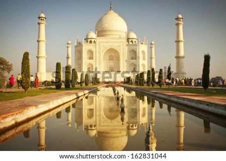 Taj mahal , A famous historical monument , India