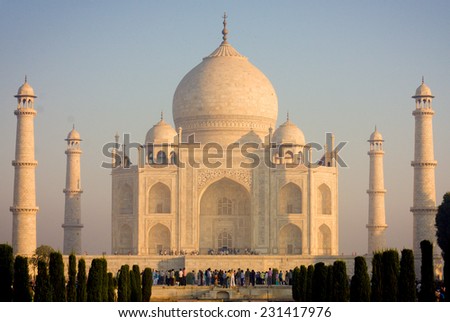 Taj mahal , A famous historical monument
