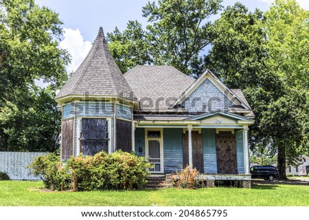 LAKE CHARLES, USA - JULY 12, 2013: visit the old farm houses at the Carpentier district in Lake Charles, USA. At the District one can view dozens of homes constructed between 1885 and 1920.