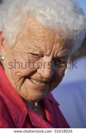 MISSISSAUGA, ON, CANADA - JUNE 24: Mississauga\'s mayor Hazel McCallion speaks at a community rally June 24, 2009 in Clarkson, Mississauga.